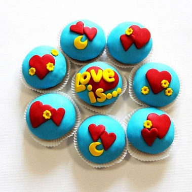Капкейки "Love is..." купить - ноябрьск.сладкоежкин.рф